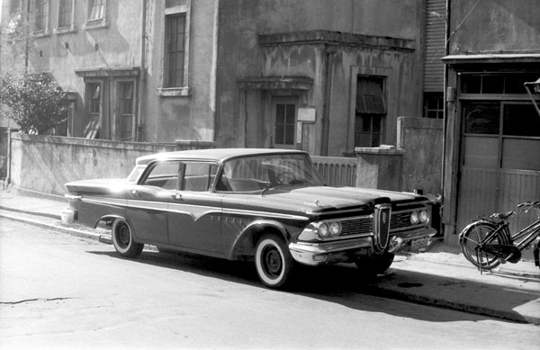 (01-8b)(041-02) 1959 Edsel Ranger 4dr Sedan.jpg